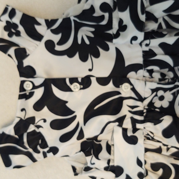 Girls 2T black and white floral print lined sleeveless soft silky dress. - Picture 7 of 7